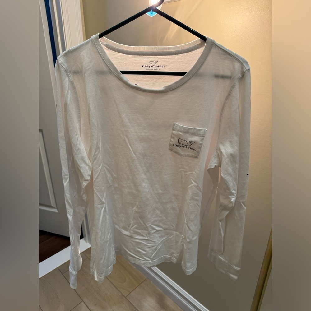 Women’s size XL long sleeve vineyard vines tshirt